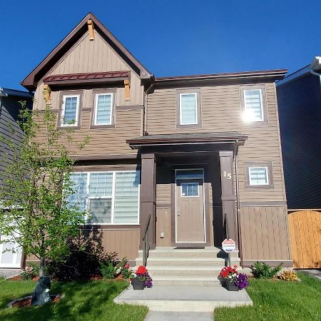 Delightful 1-Bedroom Private Suite In A New Home Calgary Extérieur photo