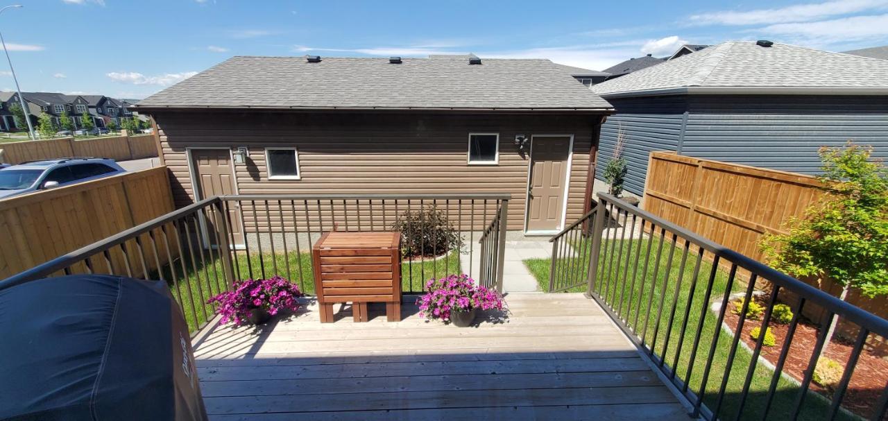 Delightful 1-Bedroom Private Suite In A New Home Calgary Extérieur photo